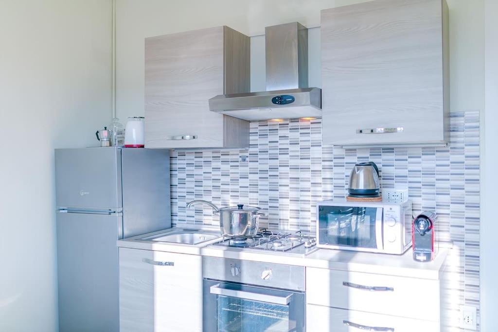 Navigli - Downtown - Duomo Spacious Two Bedroom Apartment - Close To Metro - Ac - Wi-Fi Milán Exterior foto